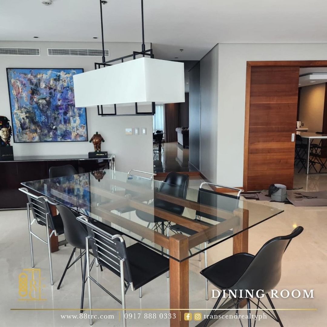 Two Roxas Triangle 3 Bedroom Unit for Sale (Category: Apartments & Condos) located in Makati City. Submitted by transcendrealty (Listing ID 1164891656, Image 3). Description: Come home to this meticulously designed three-bedroom unit and join a remarkable and privileged community within a twin-tower project crafted by Ayala Land Premier, dominating the skyline of Makati City. ⚜️ FOR SALE Two Roxas Triangle Condominium, Makati - 3 Bedrooms - 3 Bat