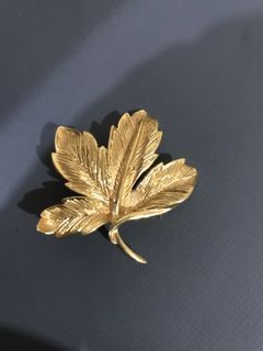 Vintage NAPIER Leaf Brooch