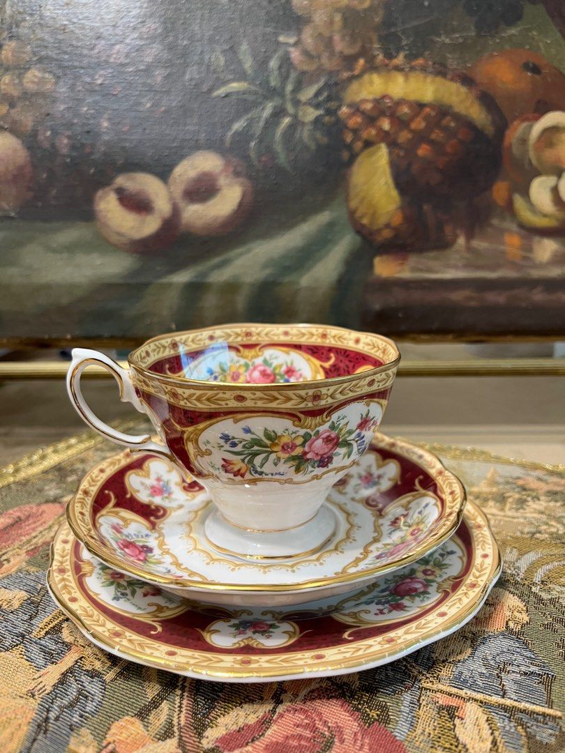 Vintage royal albert china top