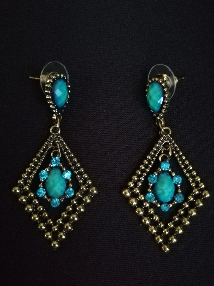 Vintage chandelier earrings online