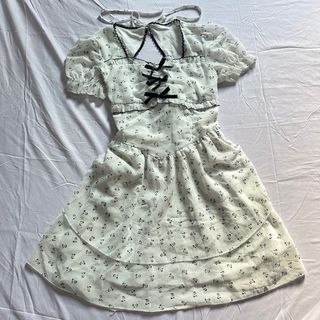 (Category: ) located in . Submitted by haventhrift (Listing ID 1299913832, Image 1). Description: .
