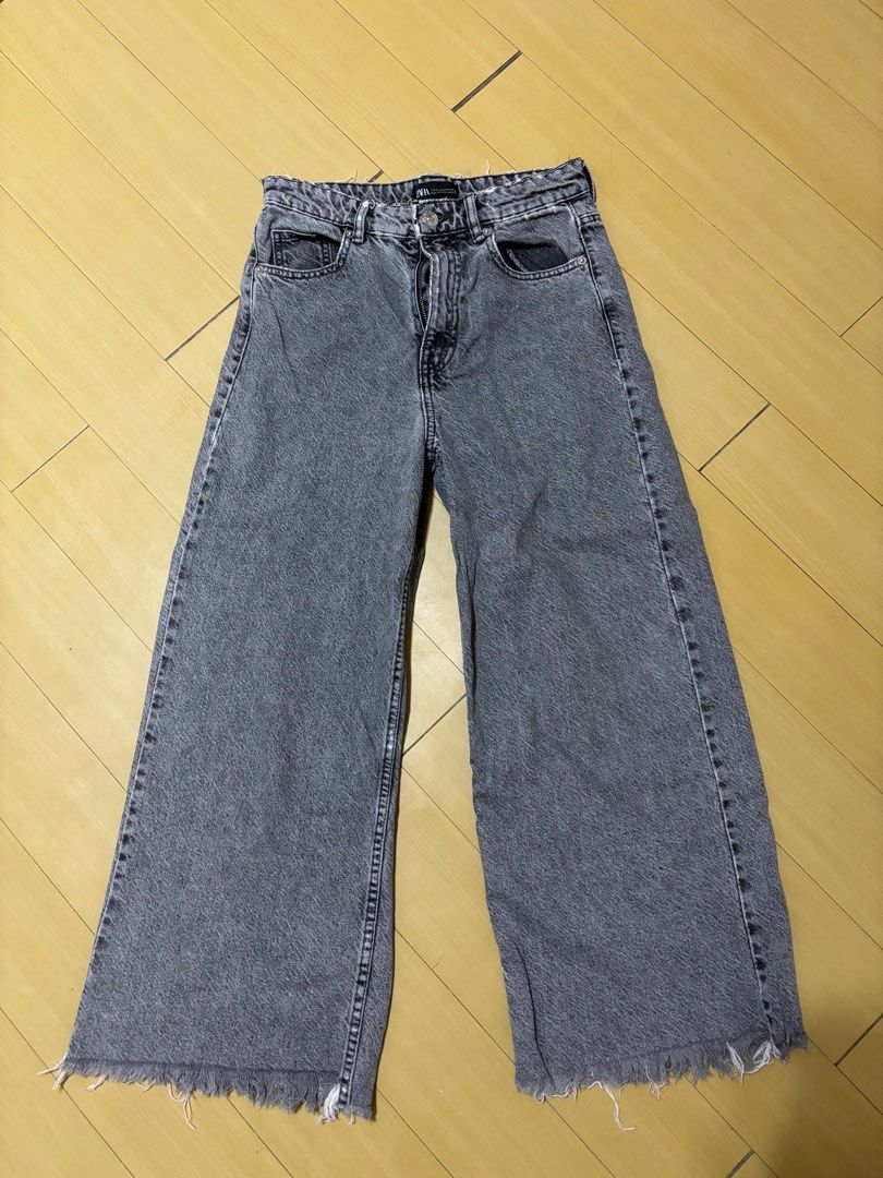 Wideleg Pants (Category: Jeans) located in General Trias. Submitted by leyarg (Listing ID 1299915088, Image 1). Description: S26-27 laid flat L35.