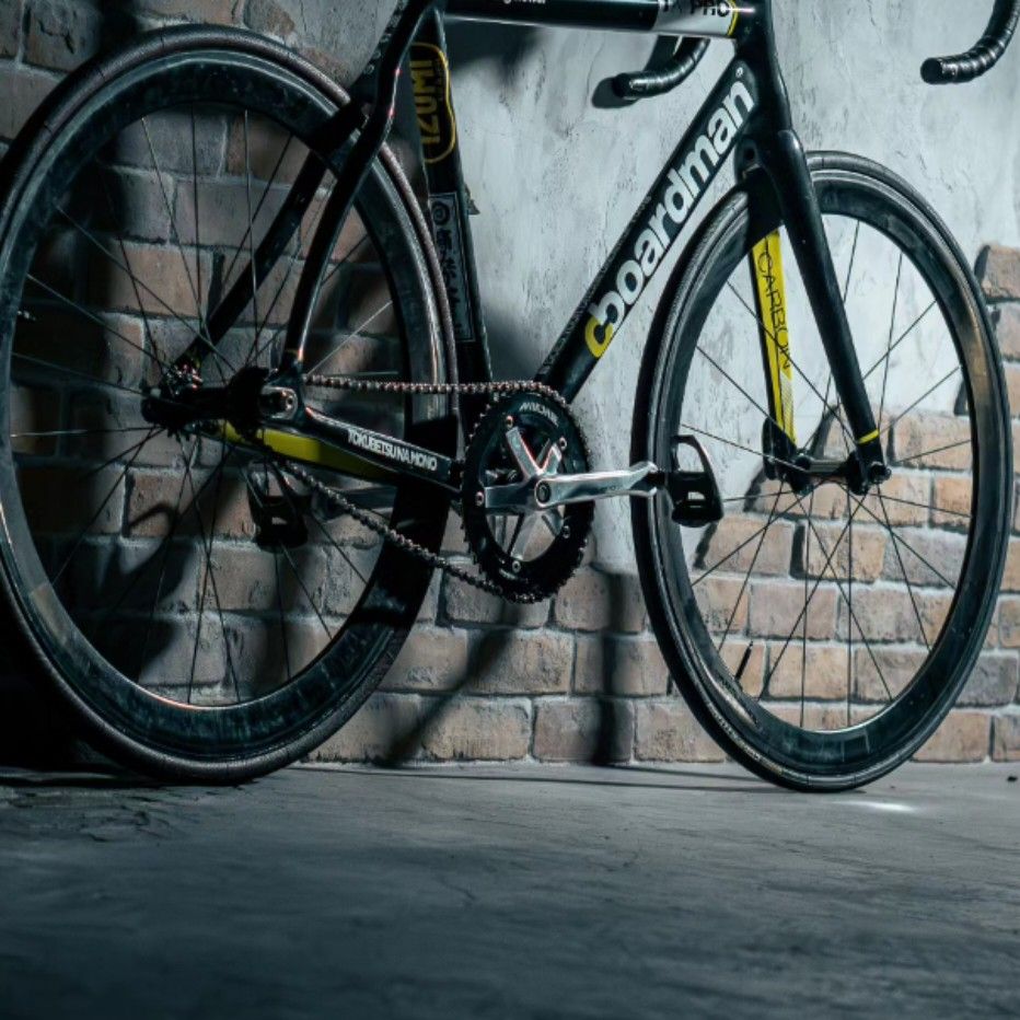 WTS/WTT Reynolds tubular wheelset (Category: Bicycles) located in Singapore. Submitted by kezzyman (Listing ID 1299790285, Image 1). Description: WTS/WTT REYNOLDS CARBON WHEELSET(TUBULAR) TYRES INCLUDED (REAR- CONTINENTAL GATORSKIN 25C) (FRONT- CONTINENTAL SPRINTER 25C) HUBS (REAR- MACK SUPER LIGHT BLACK HUBS) (FRONT DT SWISS ROAD HUBS) COG AND LOCKRING (NOT INCLUDED!!) do uw make your bike lighter get this wheelset your bike the weight will inst
