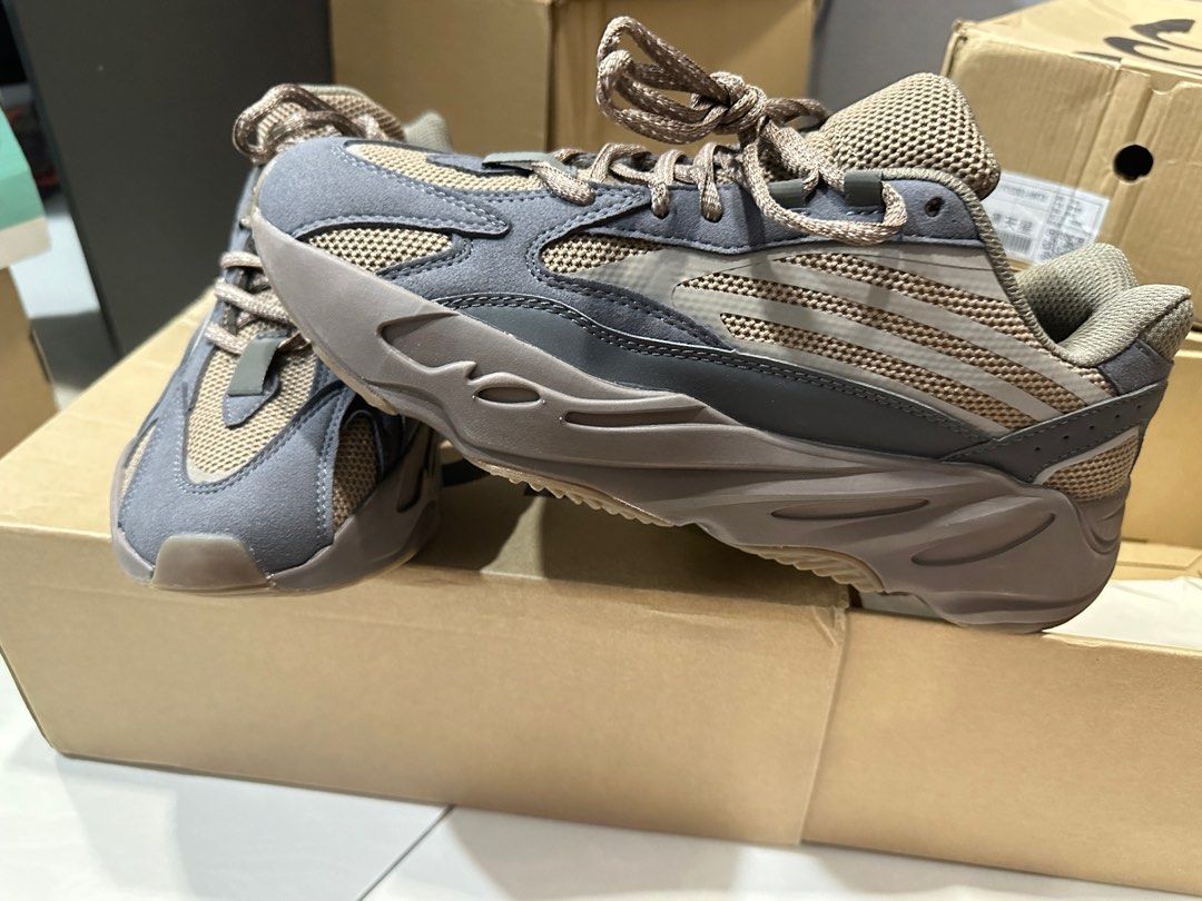 YEEZY 700 Brown Euro 43 UK9 Men s Fashion Footwear Sneakers on Carousell