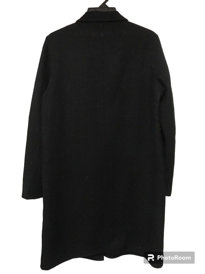Zara Basic Jacket (Category: Coats, Jackets and Outerwear) located in Pasir Mas. Submitted by gbundlestore (Listing ID 1299840109, Image 2). Description: Zara Basic Jacket MEASUREMENTS Pit to Pit - 20 Inches Length - 39 Inches Shoulder - 17 Inches Sleeve Length - 25 Inches Conditions - Good (used Clothing) An item has been used or worn previously Please refer the picture for condition Colour maybe slightly different from the original colour due t
