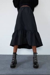 27-28 inches Zara black frilled midi skirt Zara satin black ruffled hem skirt Size US Small