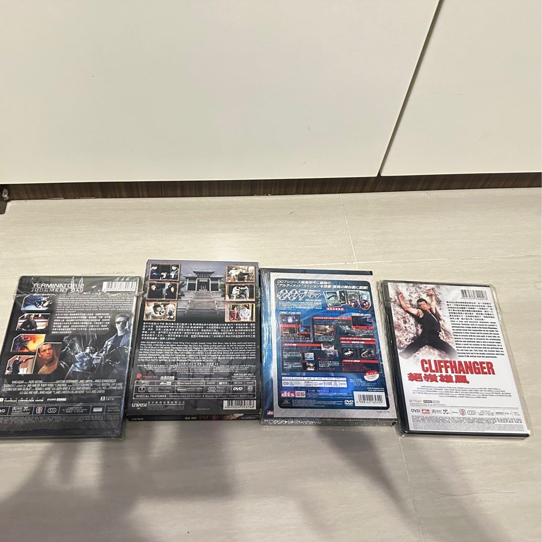 4 DVD T2 全新未開封/ 007 韓國版3 DVD 95% 不散買