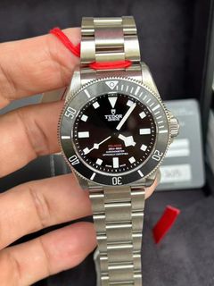 （分類：）位於 。 由 16_watch_b_q 提交（商品編號 1299987429，圖片 1）。簡介： 。