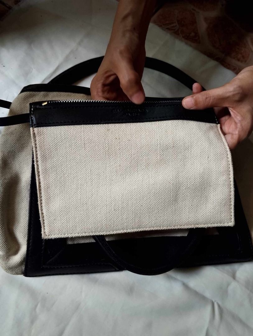 BALENCIAGA CANVAS (Category: Luxury Bags & Wallets) located in Muntinlupa City. Submitted by bunyeaimeevanessa150 (Listing ID 1300000337, Image 3). Description: No return no exchange policy .