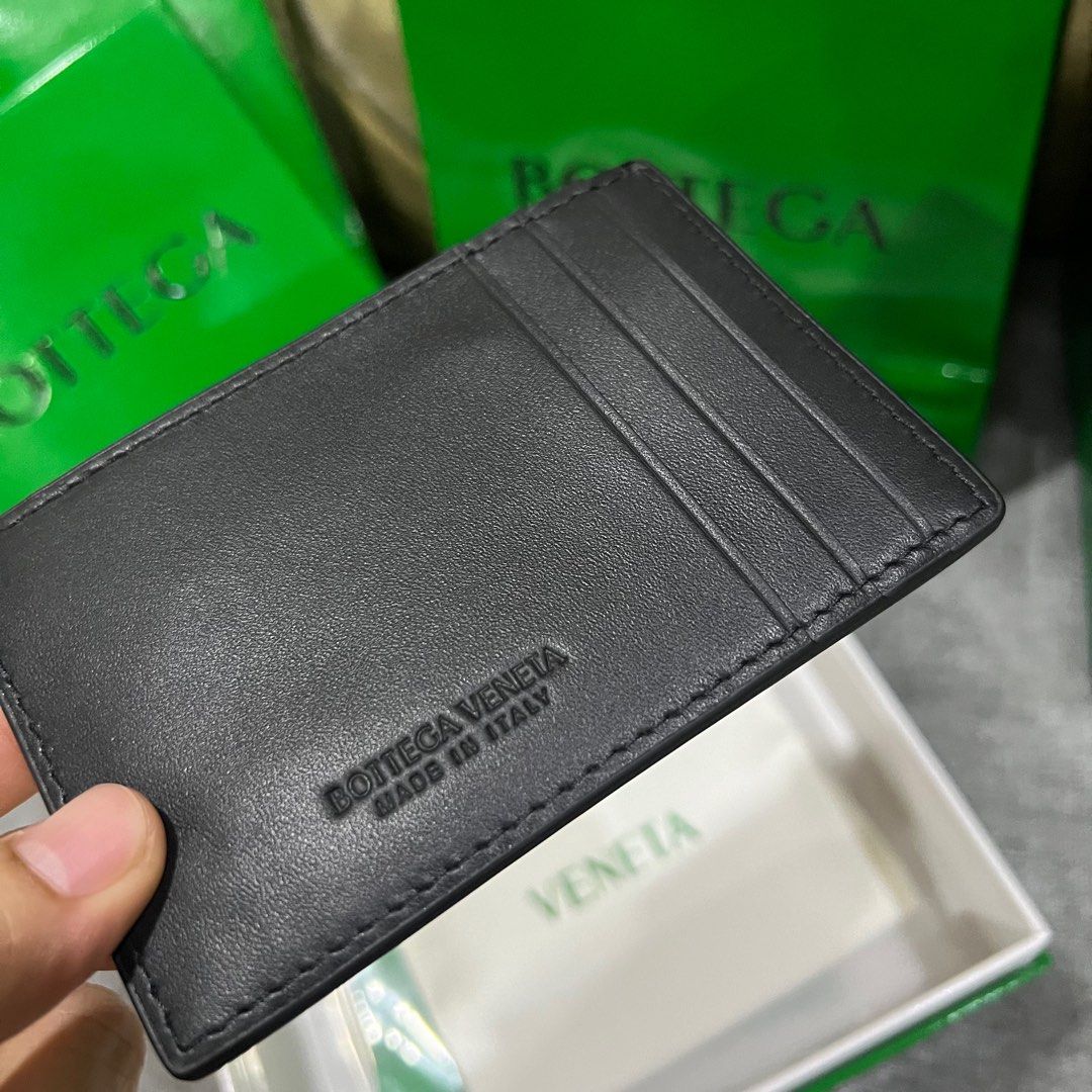 Bottega veneta organizer holder leather (Category: Luxury Bags & Wallets) located in Cavite. Submitted by belaprelove (Listing ID 1300062905, Image 3). Description: .