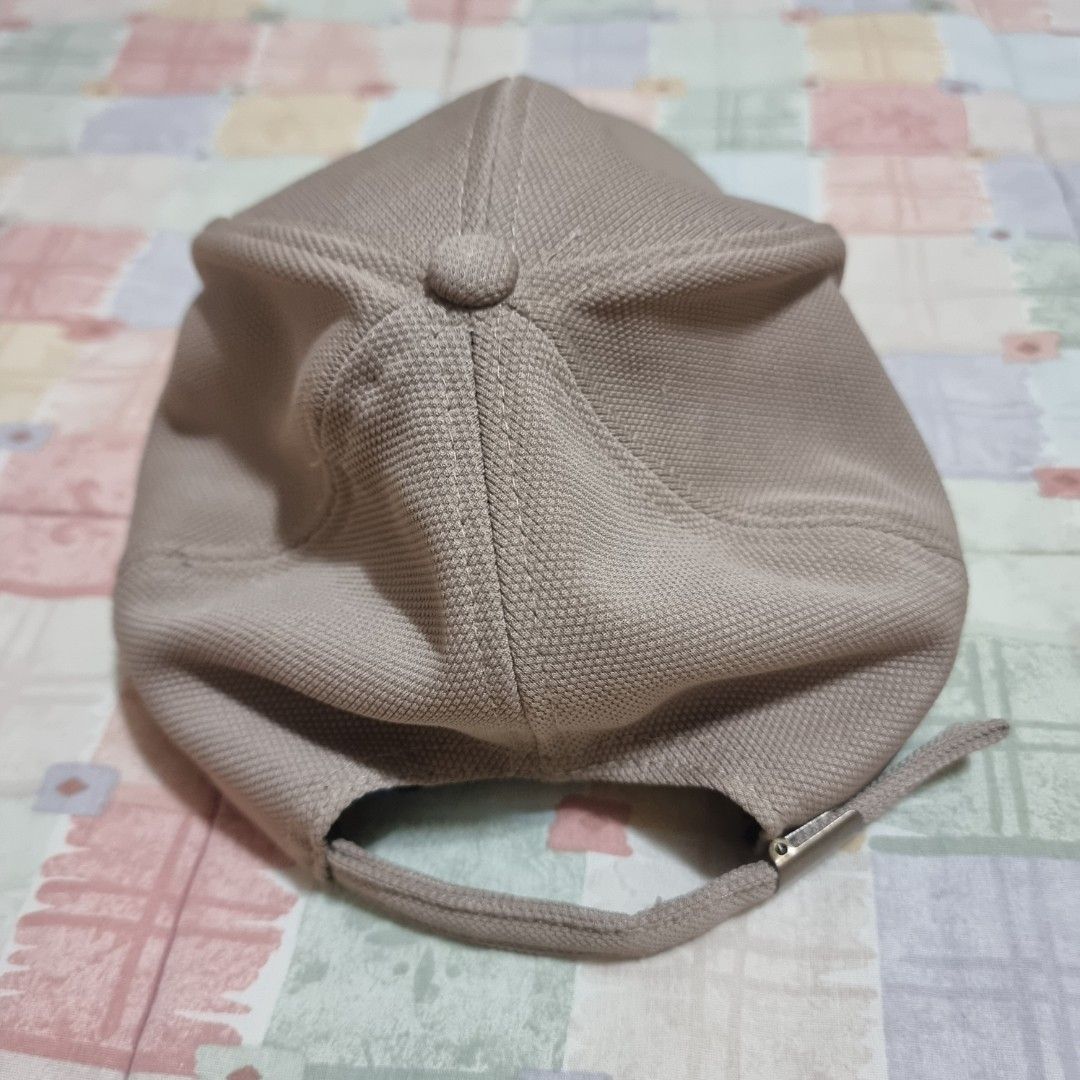 Minimalist Plain Brown Cap (Category: Caps & Hats) located in Pasig City. Submitted by lesmitch (Listing ID 1299976363, Image 2). Description: ~ Check all photos for the item's actual condition and measurements ~ Payment is via gcash, pay maya or bdo ~ Shipping is via lalamove, grab, j&t or you can book your own preferred courier ~ Message me for other details.