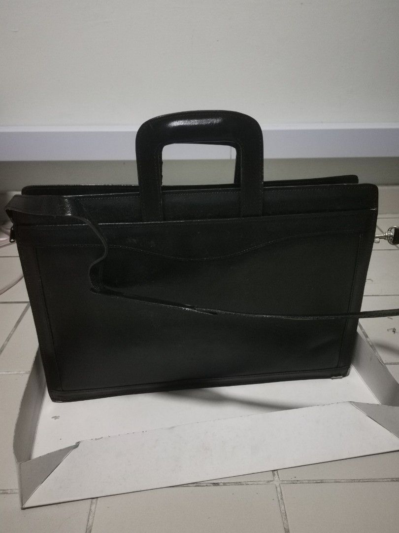 Dilana leather briefcase 2025