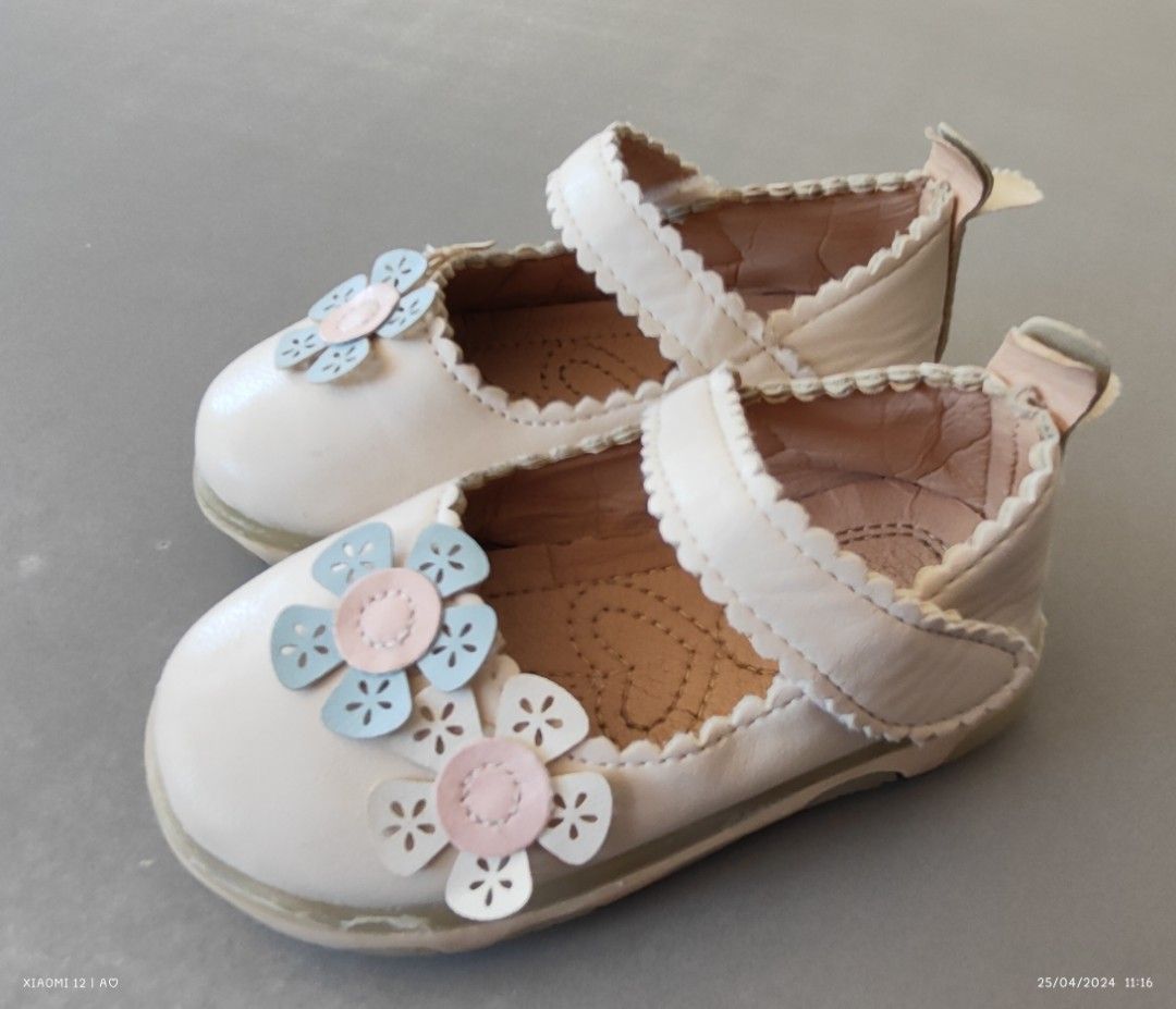 Doll shoes for Girls (Category: Babies & Kids Fashion) located in Calamba. Submitted by atecson0329 (Listing ID 1300022686, Image 2). Description: size: 24 | no major flaw | needs wash lang no box included.