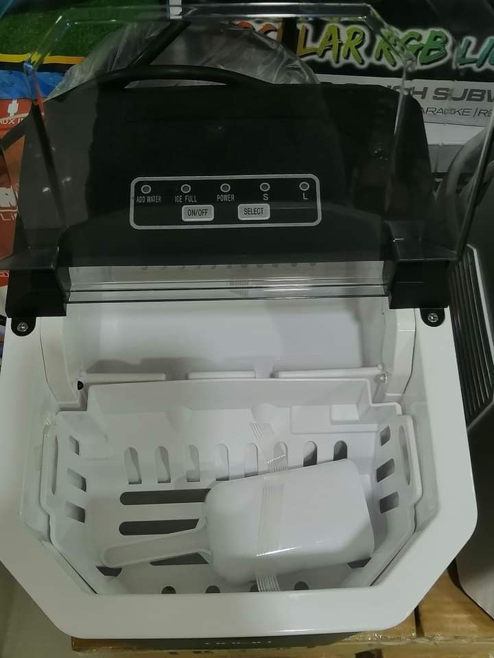 Ice Maker (Category: Coffee Machines & Makers) located in Manila. Submitted by tindahanniatelizcehl (Listing ID 1300028199, Image 2). Description: .
