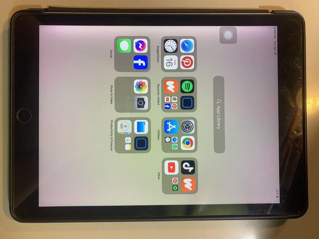 IPAD AIR 2 (WIFI + CELLULAR) (Category: iPad) located in Iloilo. Submitted by ariamano65269 (Listing ID 1299962269, Image 3). Description: Rush rush Ipad air 2 16 gb second hand Wifi and sim card camera working home bottom working touch id working matagal po ma lowbat lcd my slight issue pero di affected sa performance ng ipad Issues❗❗ my dents normal po sa second hand. at yon sa lcd sa left side my makita bright part ng lcd pero wala siya effect