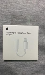 Lightning to headphone jack adapter