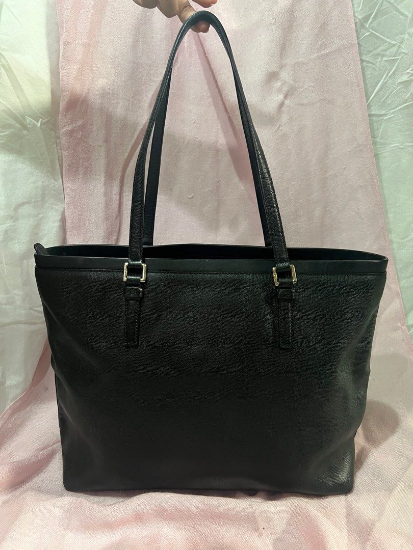 Louis quatorze Black Tote Bag (Category: Luxury Bags & Wallets) located in Manila. Submitted by mitchteves (Listing ID 1299963483, Image 3). Description: Preloved, well used pero makinis pa. Maganda pa din leather. .