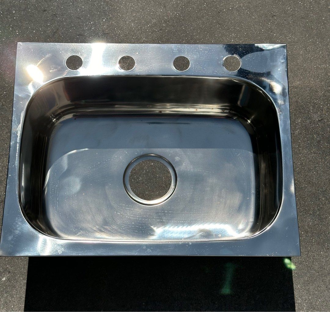 MG-54x42 Single Bowl (Category: Bathroom & Kitchen Fixtures) located in Manila. Submitted by declutter_270 (Listing ID 1300009954, Image 1). Description: -never been used -factory clearance -slight scratches .