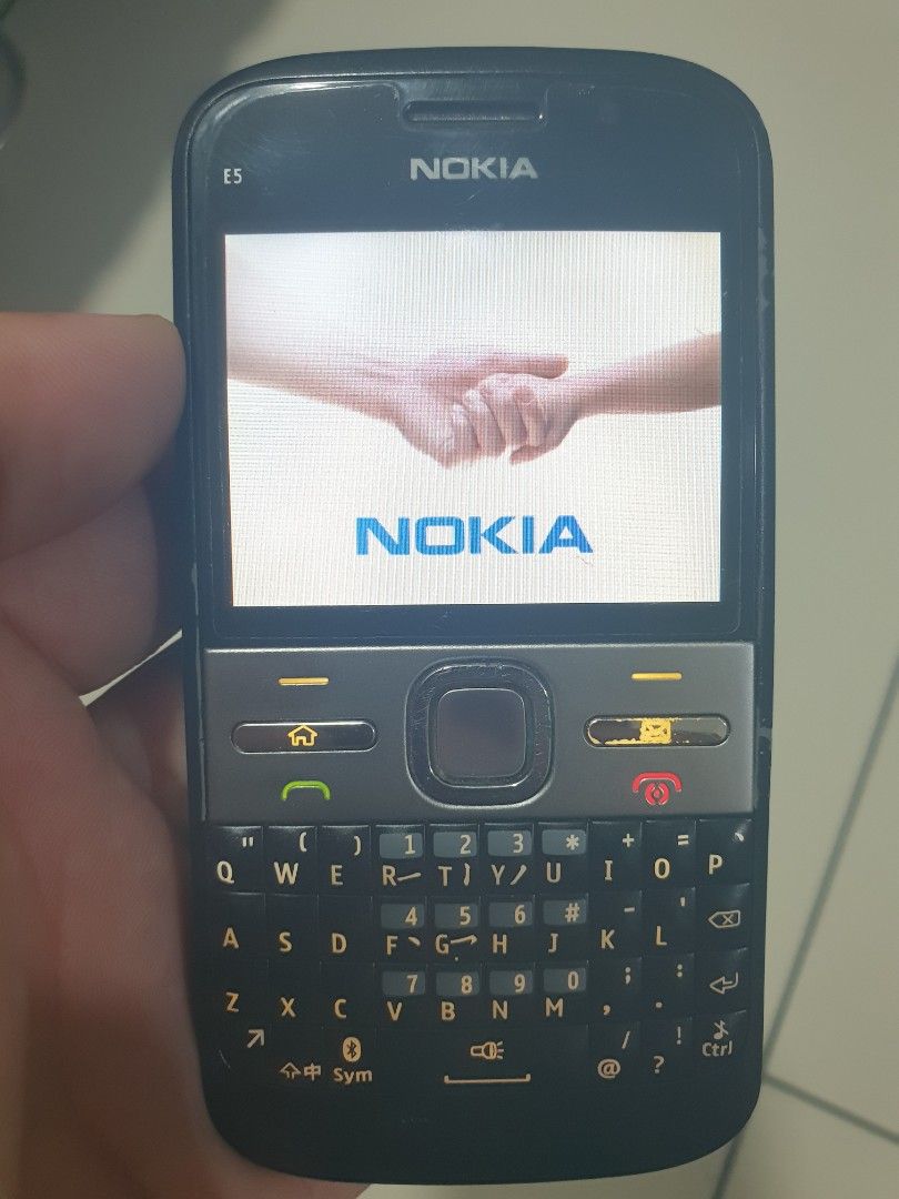 Nokia E5 (Category: Early Generation Mobile Phones) located in Chemor. Submitted by StarOcean (Listing ID 1300058652, Image 1). Description: fast payment online transfer sahaja item function.