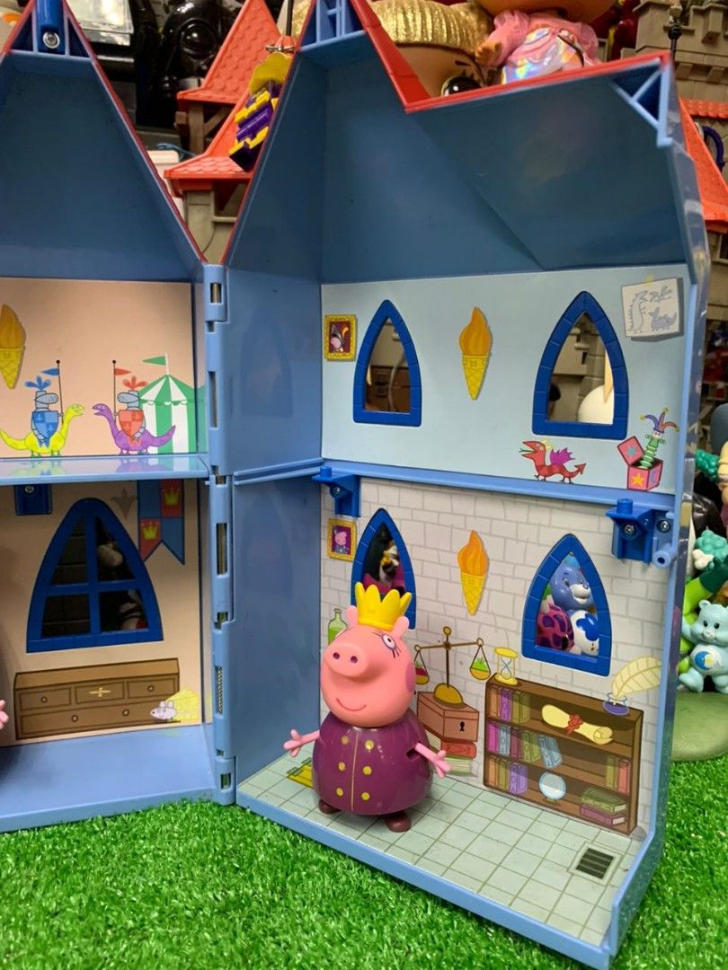 Peppa Pig Castle Playset, Hobbies & Toys, Toys & Games on Carousell