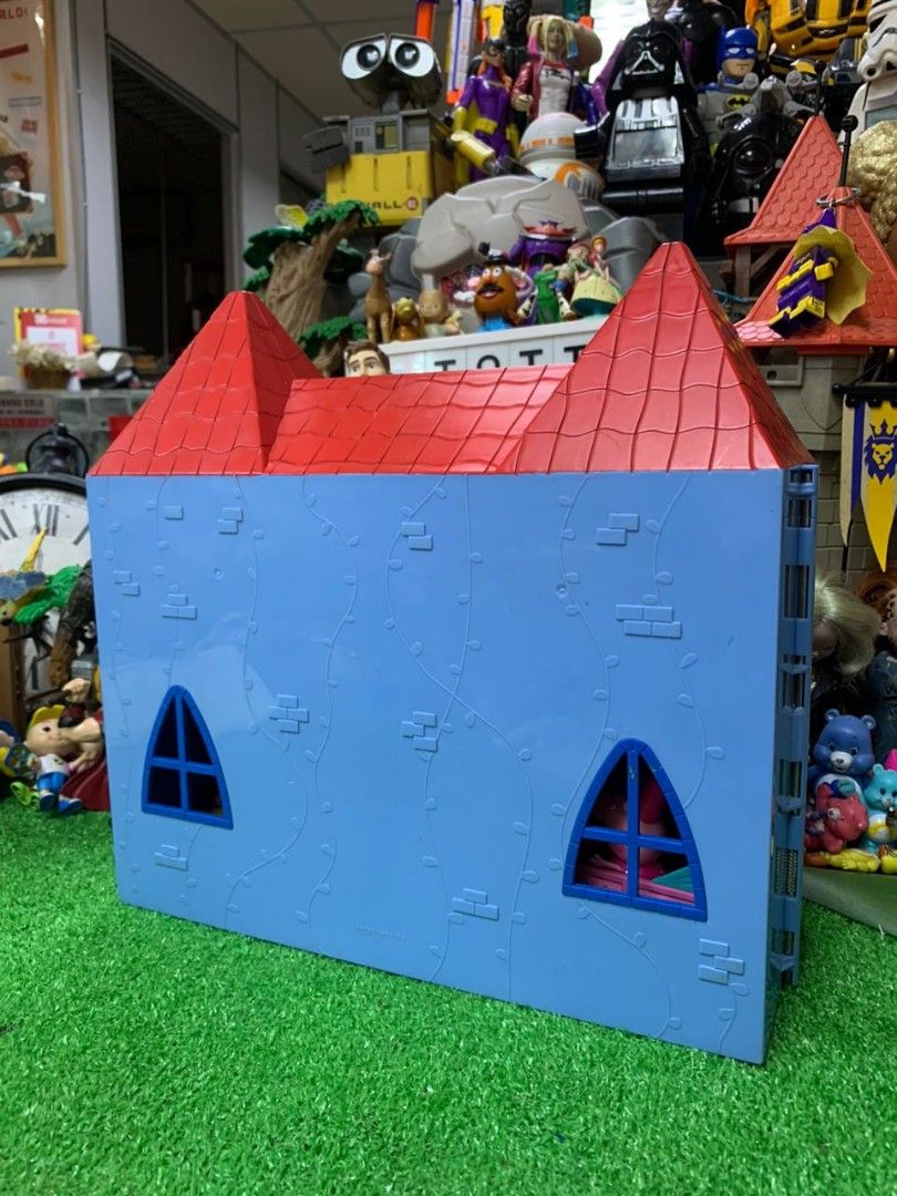 Peppa Pig Castle Playset, Hobbies & Toys, Toys & Games on Carousell