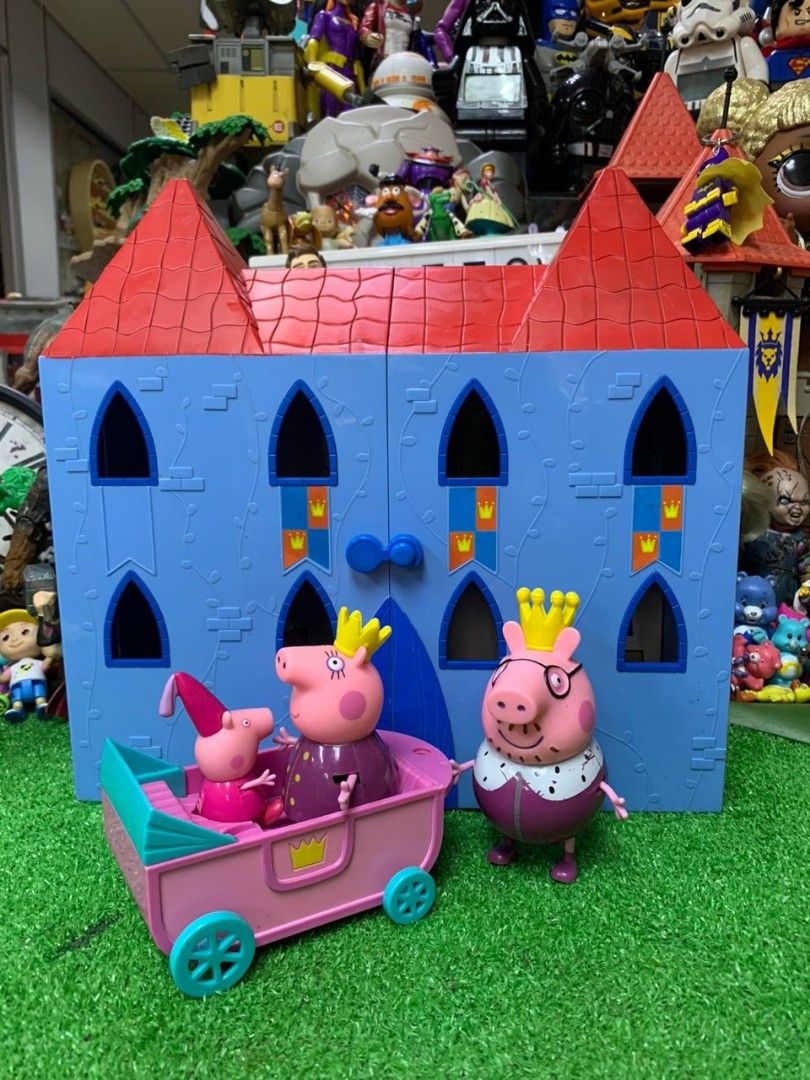 Peppa Pig Castle Playset, Hobbies & Toys, Toys & Games on Carousell
