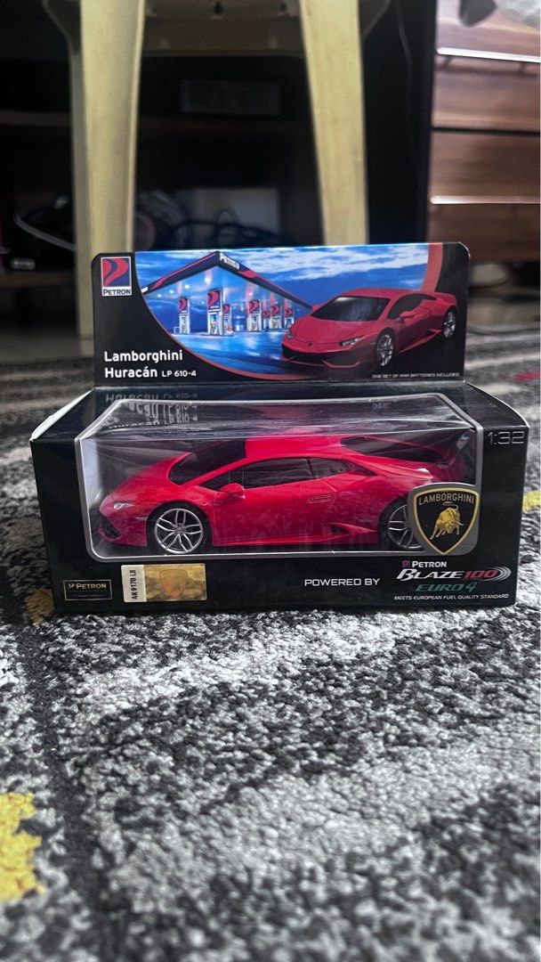 Petron Lamborghini Huracan LP 610 - 4 (Category: Other Home Decor) located in Manila. Submitted by declutterwithceej (Listing ID 1299985592, Image 2). Description: Almost new 9.8/10.