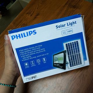 PHILIPS IP67 SOLAR LIGHT