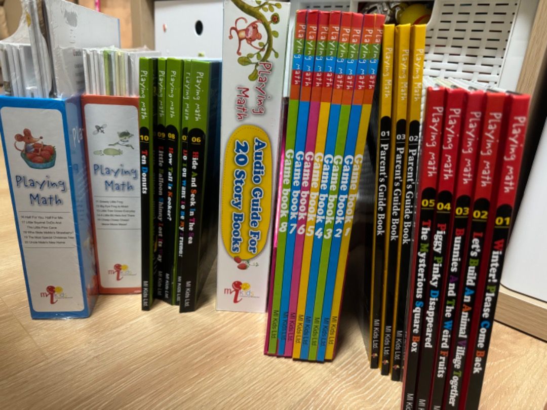 Playing Math Educational Materials （分類：兒童書籍）位於 Hong Kong。 由 vicki521 提交（商品編號 1300044227，圖片 1）。簡介： Playing Math教材書 - 20本書 - 7本game book - 3本parent’s guide book - 20隻CD https://fb.watch/rF_dK_5lQf/?mibextid=w8EBqM 。