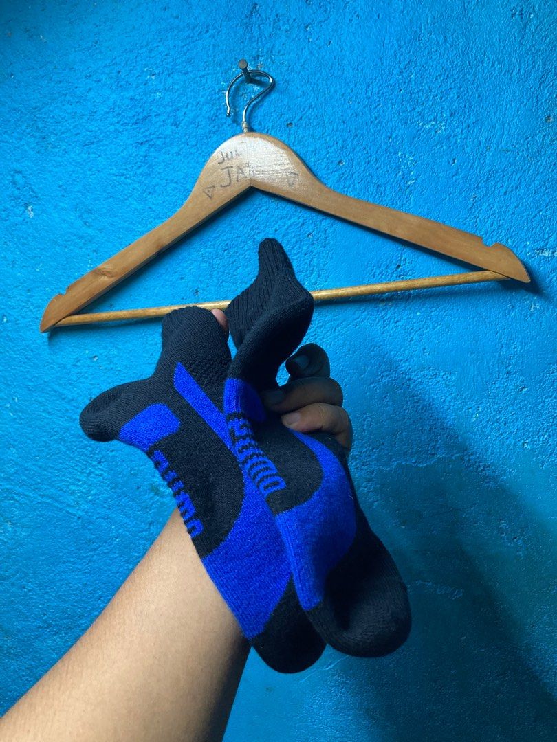 Puma socks (Category: Socks) located in Quezon City. Submitted by thriftxgoods (Listing ID 1300069108, Image 2). Description: Forsale Puma socks 1 pair Authentic 250 DM ME .