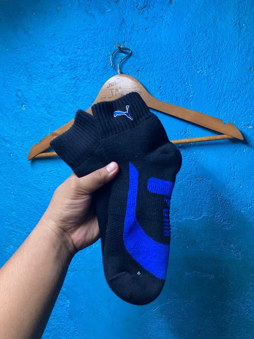 Puma socks (Category: Socks) located in Quezon City. Submitted by thriftxgoods (Listing ID 1300069108, Image 1). Description: Forsale Puma socks 1 pair Authentic 250 DM ME .