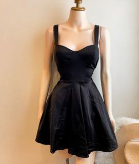 Pure silky fabric black sweetheart sleeveless corset structured dress