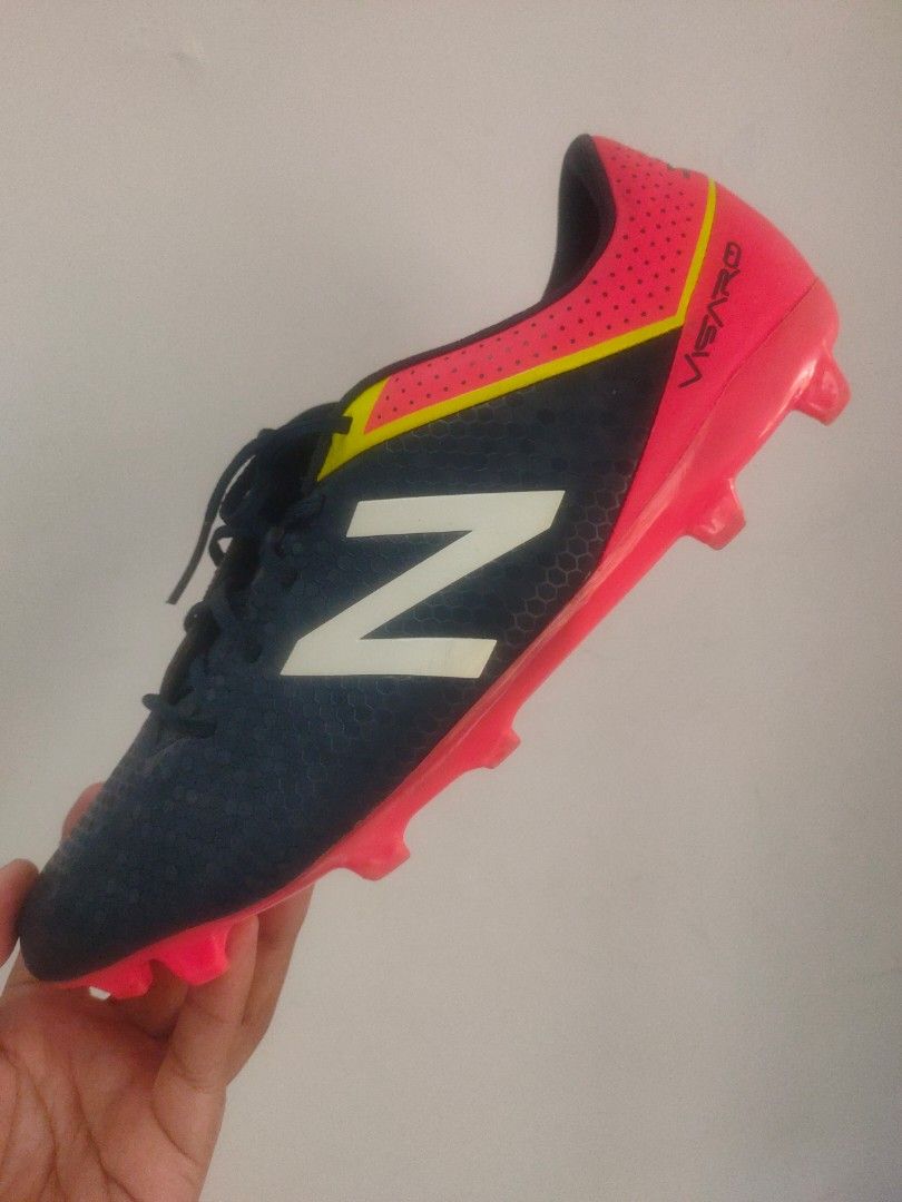 Sepatu bola new balance visaro store