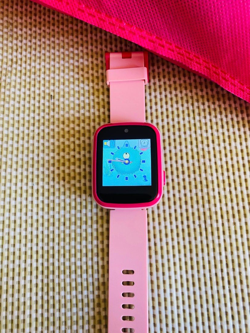 Smart watch for kids (Category: Women's Watches) located in Iloilo. Submitted by letsgoshopping20 (Listing ID 1299966228, Image 1). Description: Like new Kag matagal pa malowbat Charger:Excluded .