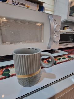 Starbucks mug ridge
