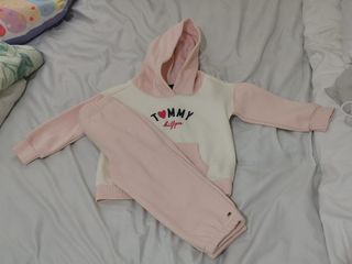 Tommy Hilfiger pink terno