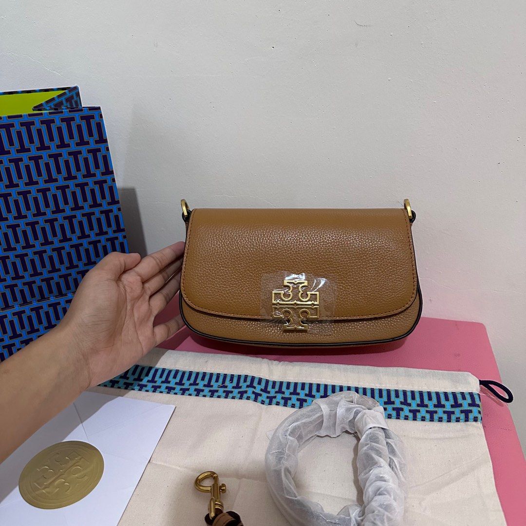 Tory Burch Britten Convertible Crossbody (Category: Luxury Bags & Wallets) located in Makati City. Submitted by lux.mariah (Listing ID 1299996383, Image 2). Description: 💯Guaranteed authentic Brand new Complete Inclusions Paperbag - Dustbag Two way bag - With 2 sling Courier: J&t - Lalamove - LBC Mop: Gcash - Bdo - Maya All bags posted are guaranteed auth 💯.