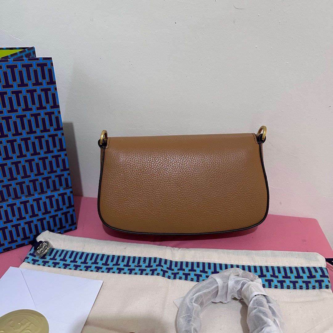 Tory Burch Britten Convertible Crossbody (Category: Luxury Bags & Wallets) located in Makati City. Submitted by lux.mariah (Listing ID 1299996383, Image 3). Description: 💯Guaranteed authentic Brand new Complete Inclusions Paperbag - Dustbag Two way bag - With 2 sling Courier: J&t - Lalamove - LBC Mop: Gcash - Bdo - Maya All bags posted are guaranteed auth 💯.