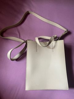 UNIQLO faux leather square bag