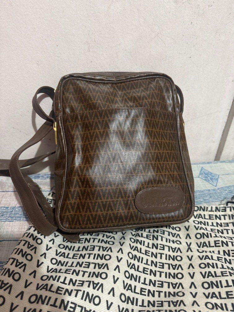 Valentino sling bag (Category: Luxury Bags & Wallets) located in San Pablo. Submitted by ShopbyLiz (Listing ID 1299947090, Image 1). Description: Authentic Spacious Flaw: signs of use.