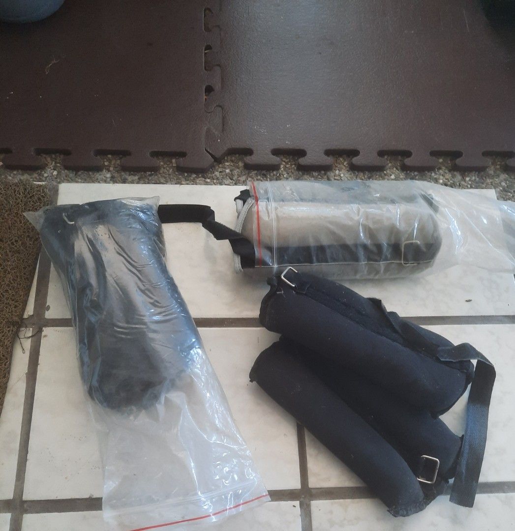 Wrist and ankle weights (Category: Weights & Dumbbells) located in Quezon City. Submitted by mmamma.mi.a. (Listing ID 1300037849, Image 3). Description: 1.5kg each x2 3kg total per pair 3 pairs available not used gcash payment.