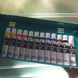12 turner acryla gouache (11ml) with plastic palette and free himi gouache 18 set
