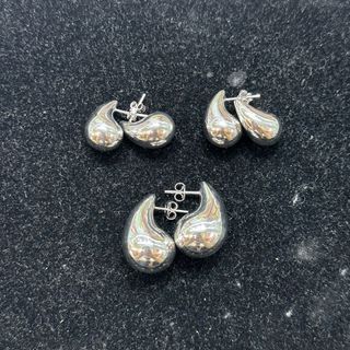 18K White Gold Raindrop Earrings 3g to 4.8g