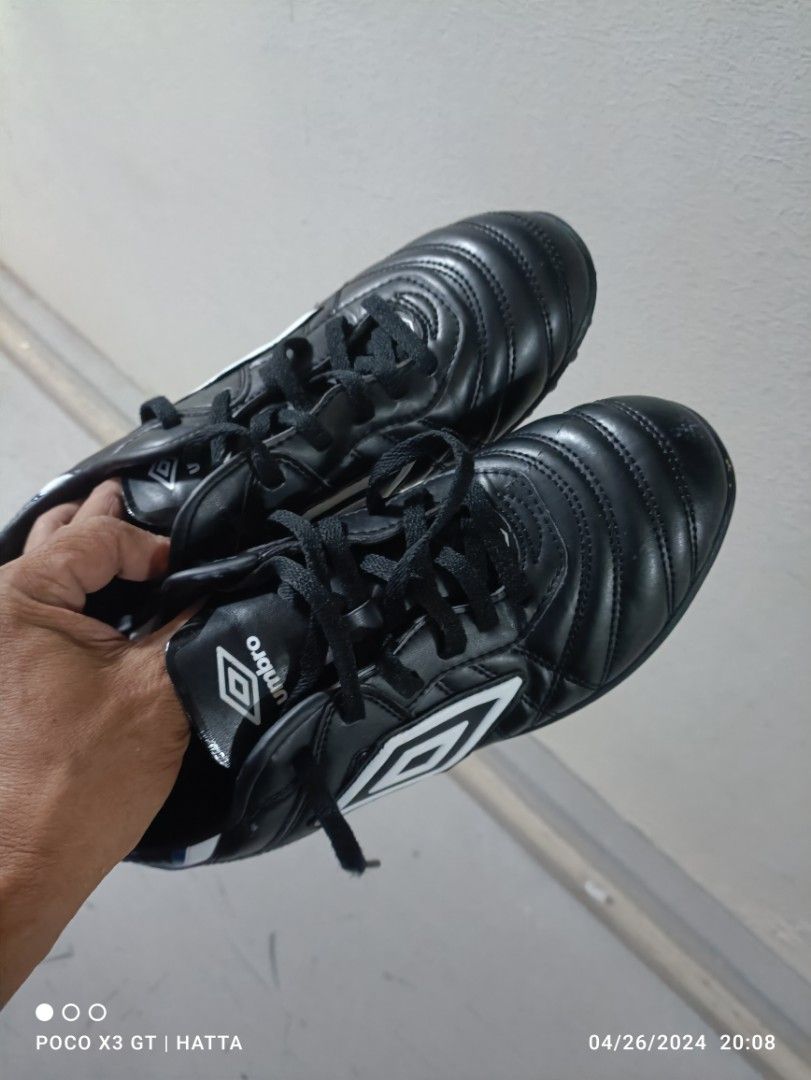 umbro turf shoes