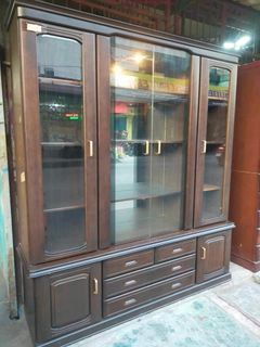 4 door large  displayer cabinet 
Solid wood with lights and mirror