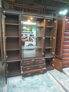 4 door large  displayer cabinet 
Solid wood