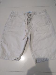 Abercrombie Y2K BERMUDA SHORTS OFF WHITE TO BEIGE COLOR SIZE 27 TO 28