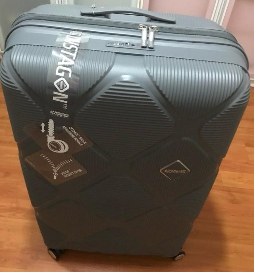 American Tourister Luggage (Dark Grey) INSTAGON Spinner 81/30
