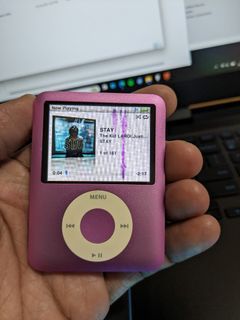 Apple iPod Nano 3rd Gen (Pink) 8gb