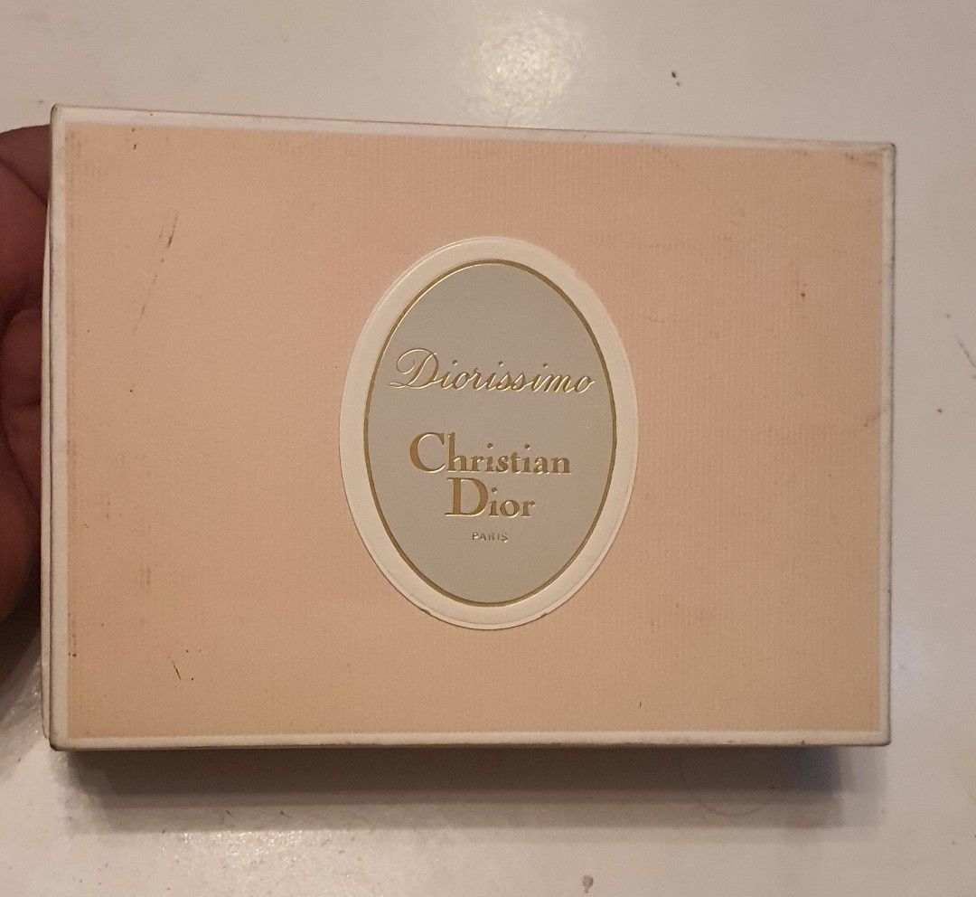 Authentic christian dior box (Category: Luxury Accessories) located in Cavite. Submitted by ohmie23 (Listing ID 1300234898, Image 1). Description: Authentic christian dior box dimes tx6.5 inch.